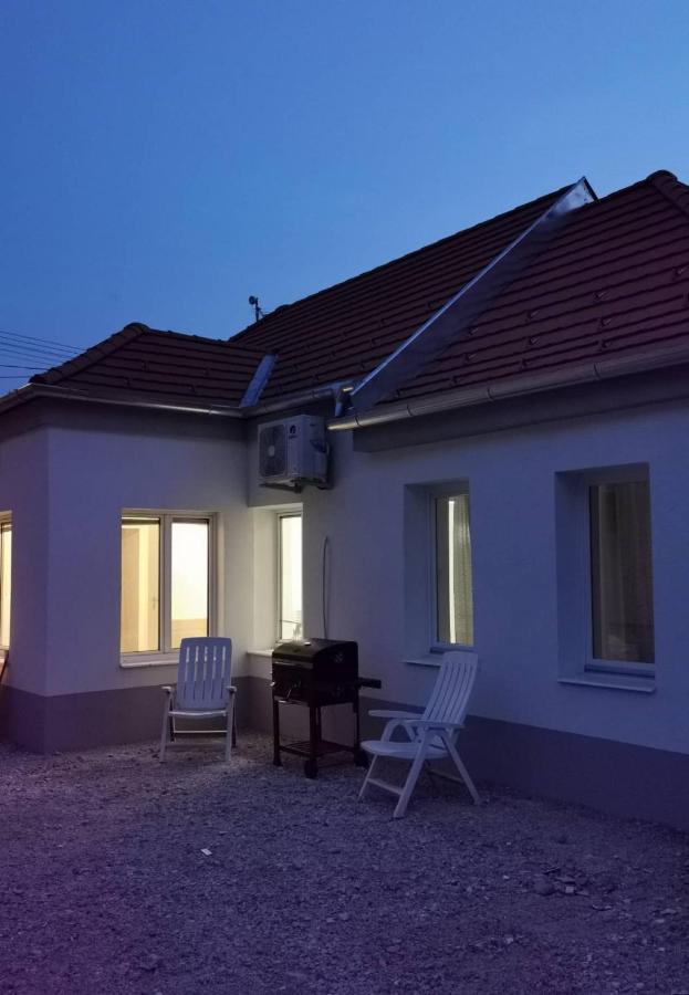 Tifani Apartman 케츨리 외부 사진